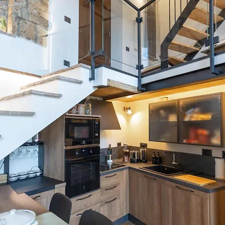 Renovated In Restored Medieval Building Appartamento